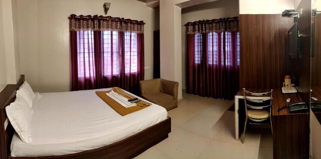 Parkwood Executive Rooms Inn Bengaluru Zewnętrze zdjęcie