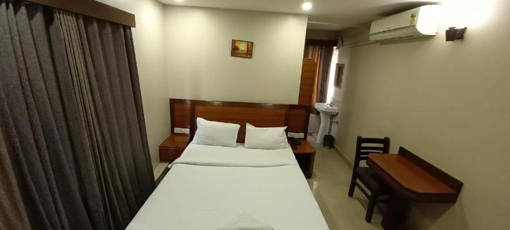 Parkwood Executive Rooms Inn Bengaluru Zewnętrze zdjęcie